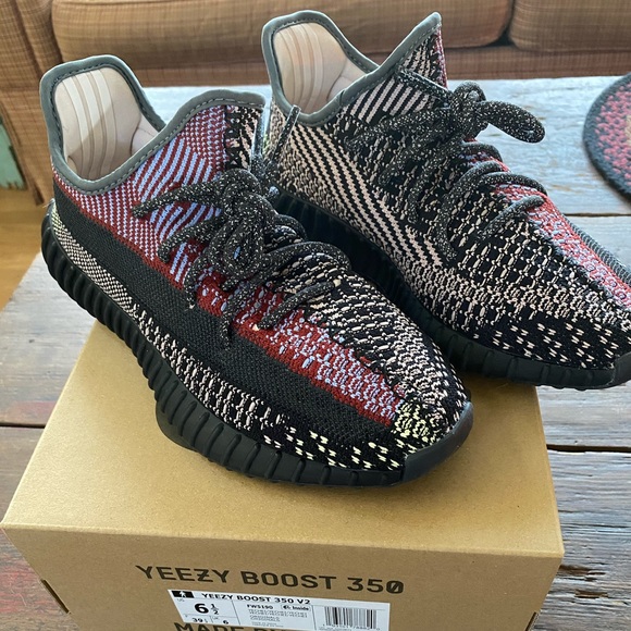 poshmark yeezys